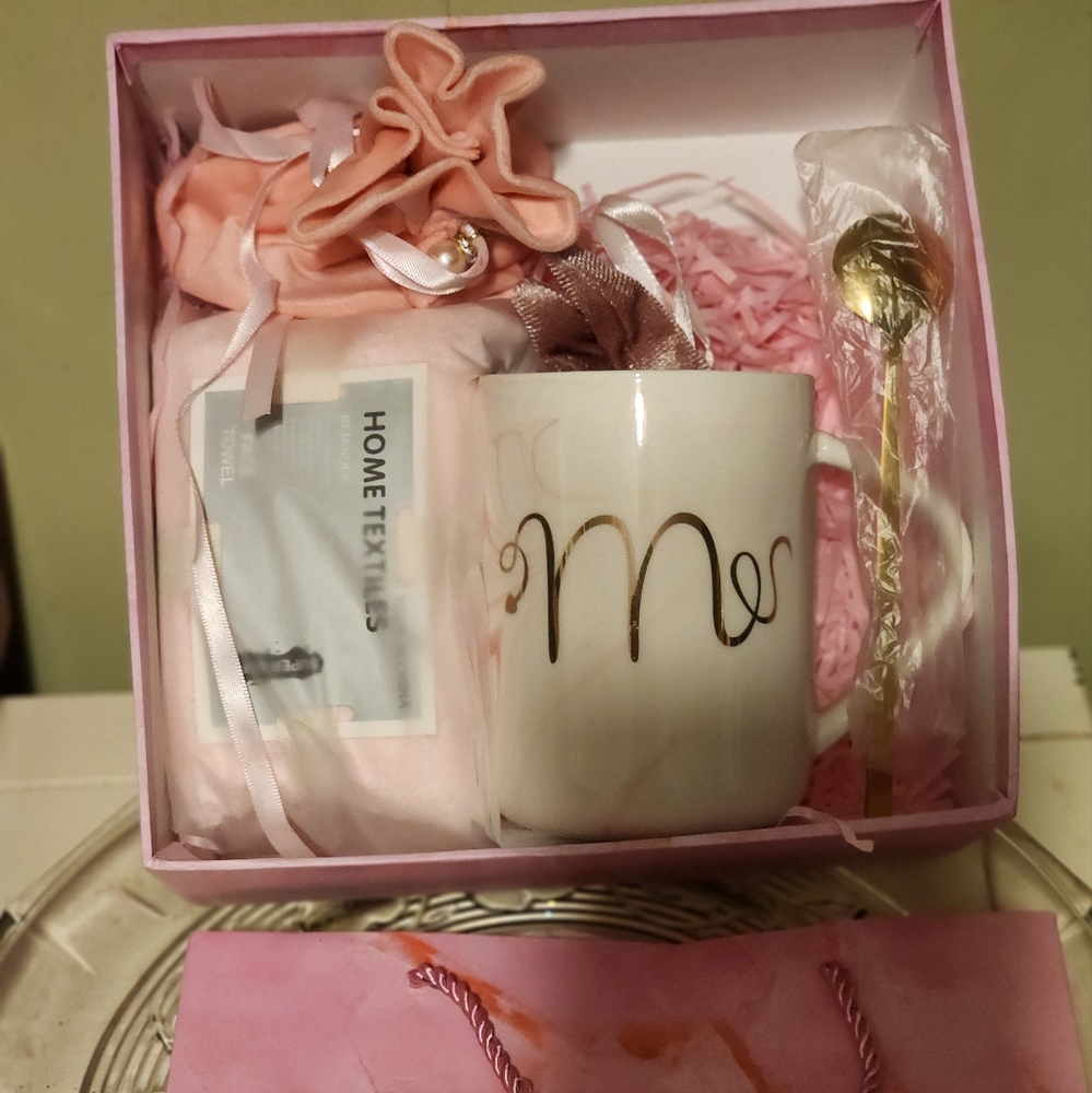 Valentine 💝 Gift Boxes/All ocassion Gifts